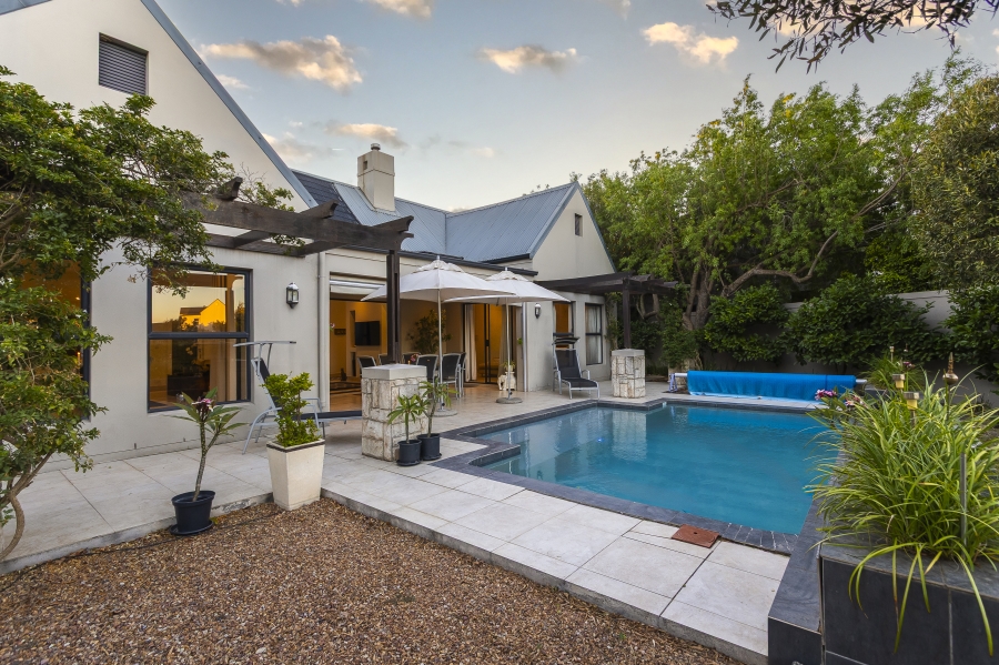 2 Bedroom Property for Sale in De Wijnlanden Residential Estate Western Cape